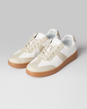 WOMEN'S EVERYDAY SNEAKERS