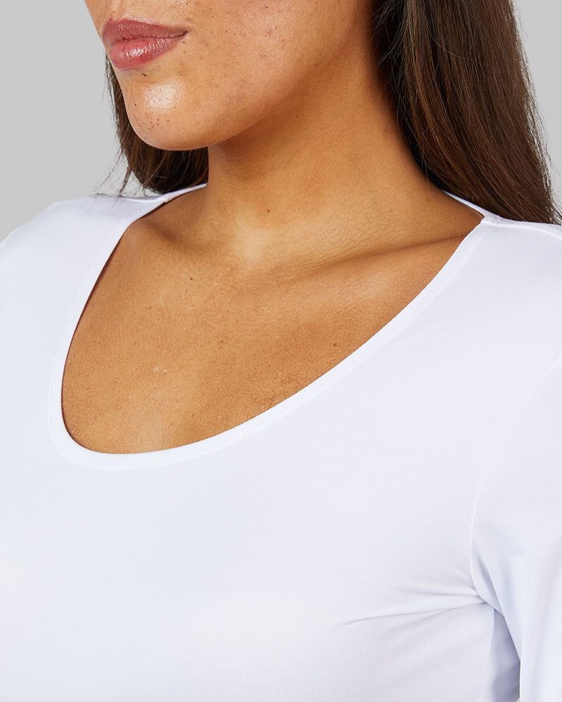 WOMEN'S LIGHTWEIGHT BASELAYER SCOOP TOP - Image 37