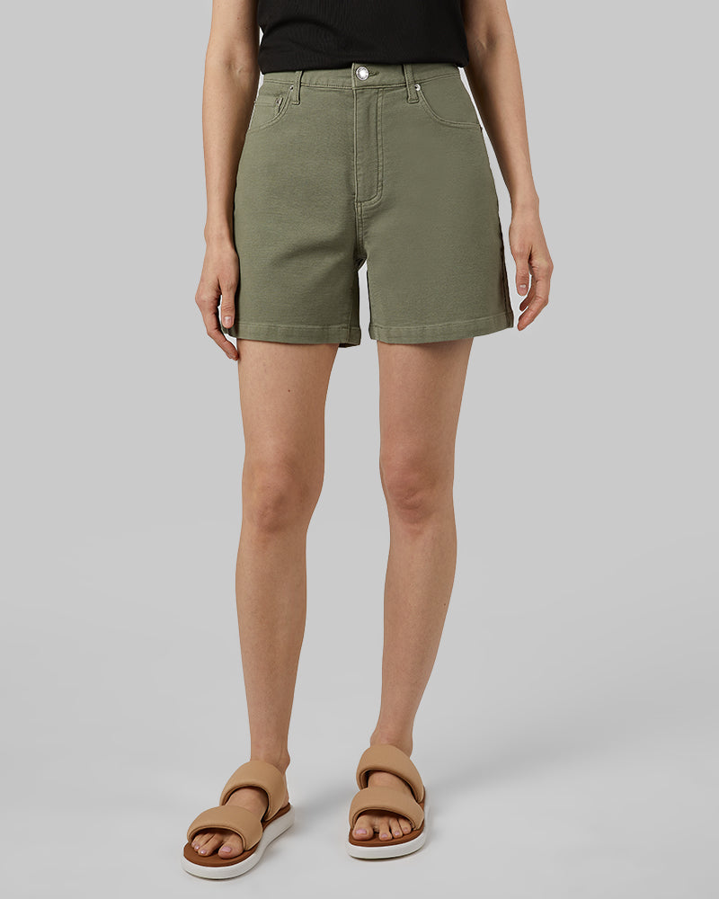 WOMEN'S STRETCH COMFORT JEAN 5-INCH SHORT - Image 37
