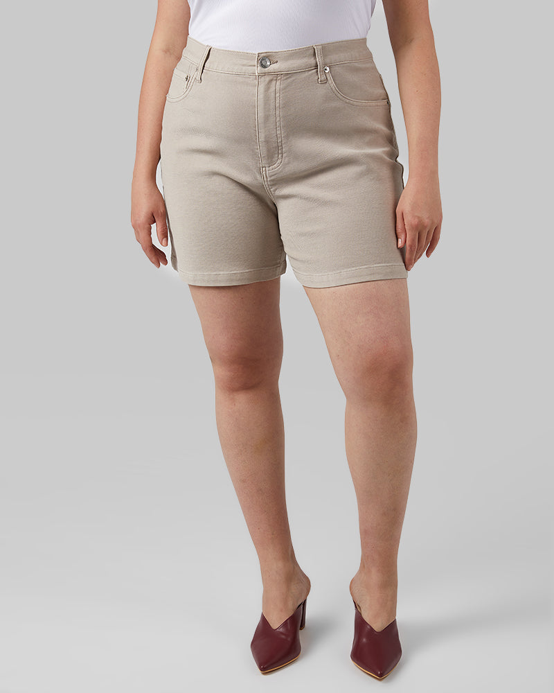 WOMEN'S STRETCH COMFORT JEAN 5-INCH SHORT - Image 31