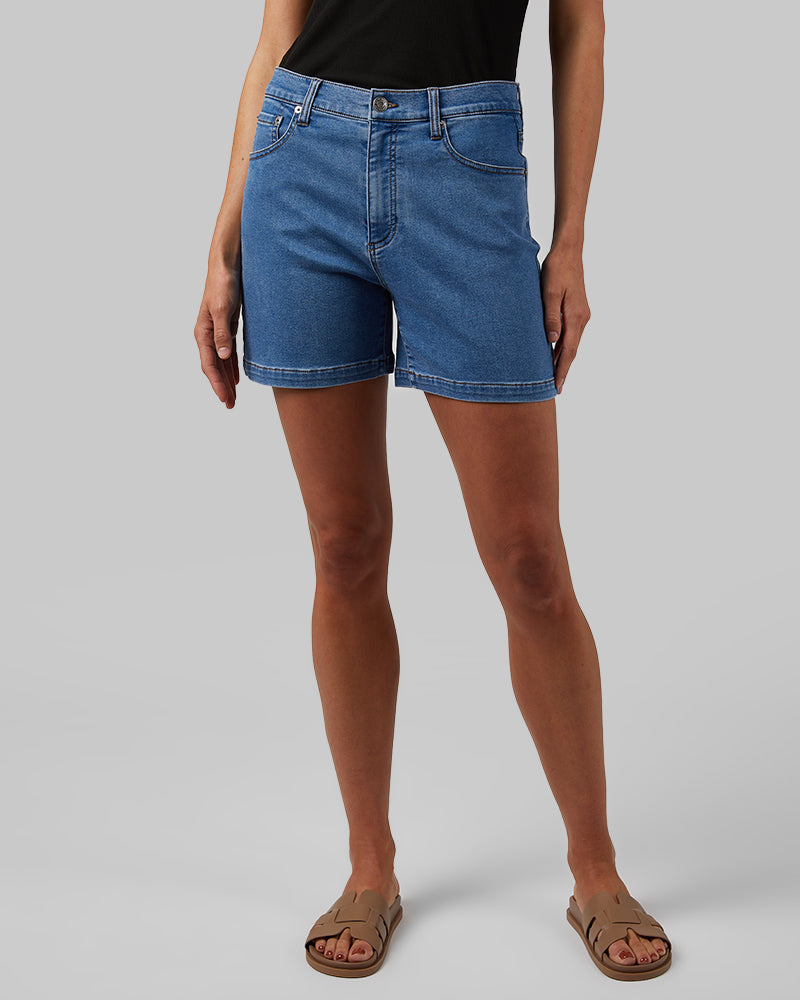WOMEN'S STRETCH COMFORT JEAN 5-INCH SHORT - Image 13