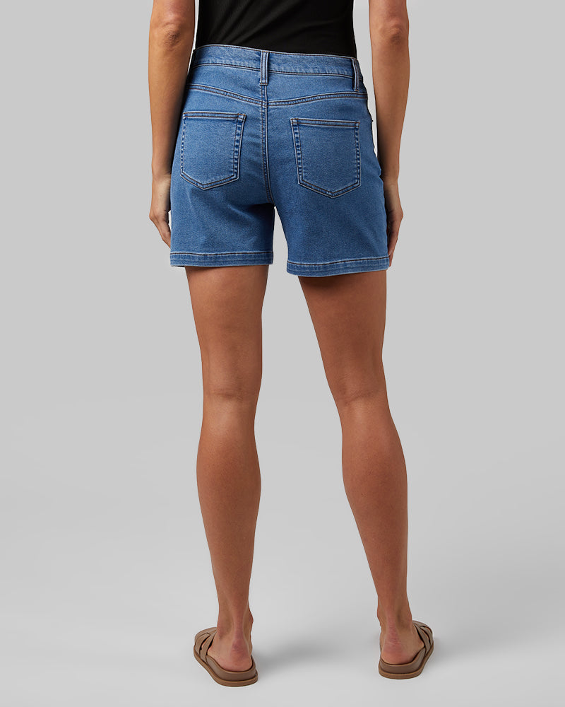 WOMEN'S STRETCH COMFORT JEAN 5-INCH SHORT - Image 16