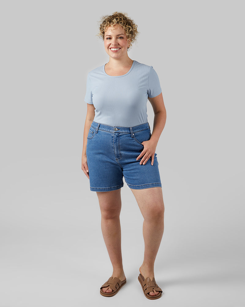 WOMEN'S STRETCH COMFORT JEAN 5-INCH SHORT - Image 24